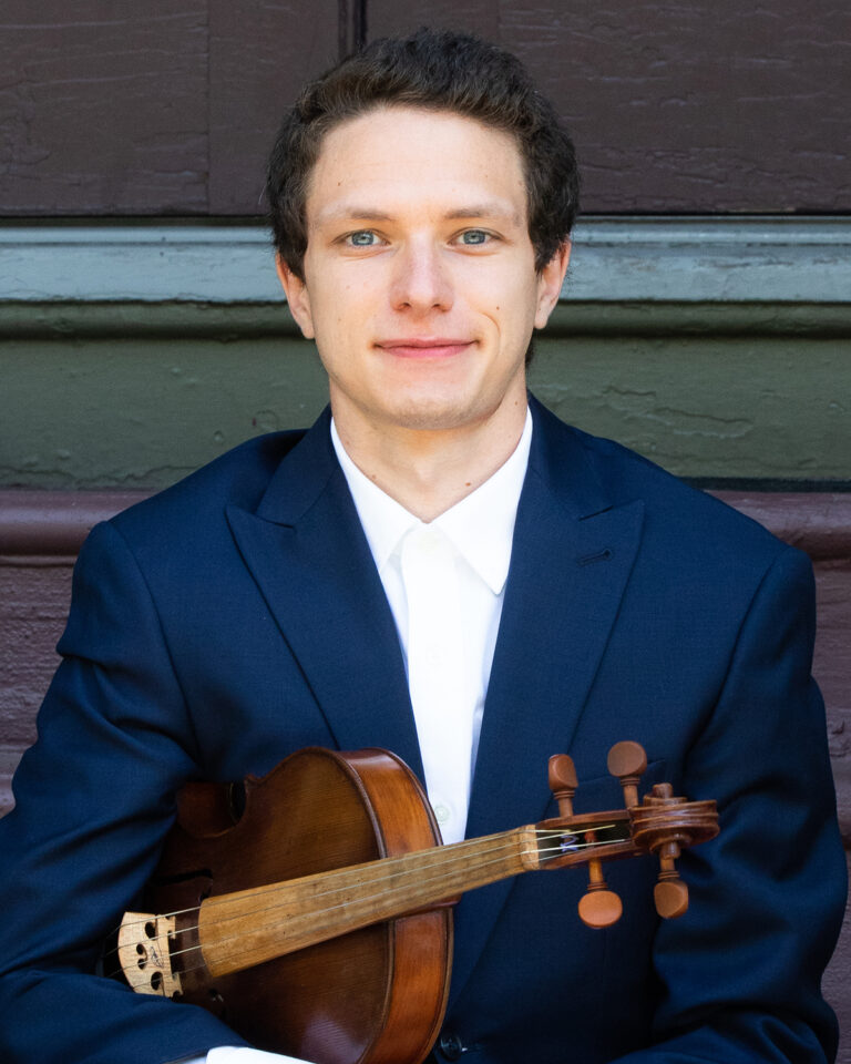 Jake Pietroniro violist headshot